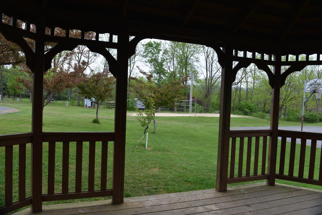 Appalachian Camping Resort Cottage 1 Shartlesville Экстерьер фото